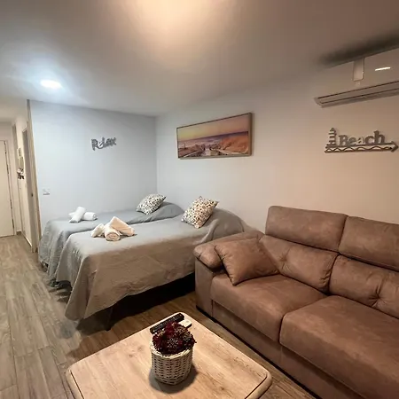 Spacious By The Sea Apartment *