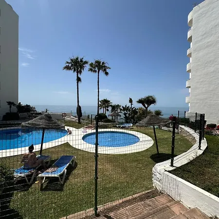 Spacious By The Sea Apartment *