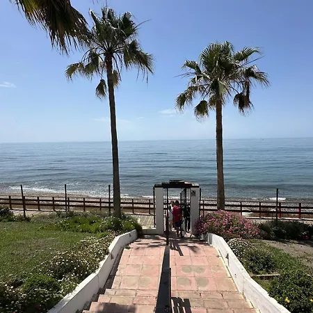 Spacious By The Sea Apartment Marbella